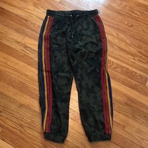 Camo joggers with velvet stripes